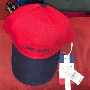 Tommy Hilfiger hat